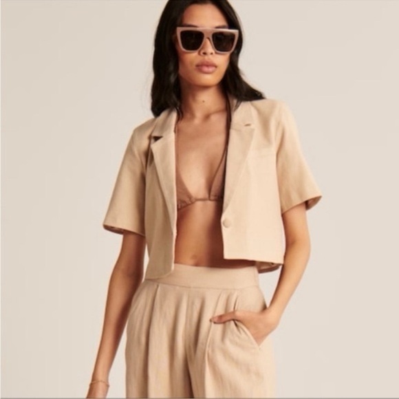 Abercrombie & Fitch Women's Cropped Short Sleeve Linen Blend Neutral Blazer- Med - Picture 2 of 13